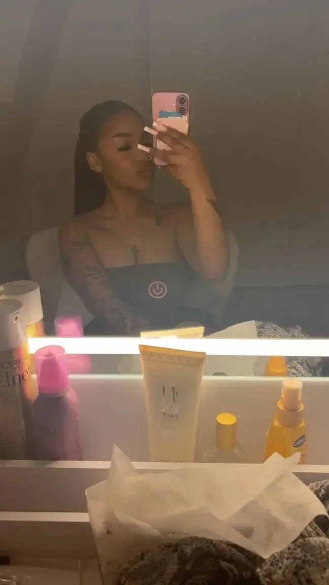ENFIN UNE VRAIE COQUINE 💜 ABO GRATUIT 💜 viens découvrir mon petit univers en DM 👀
