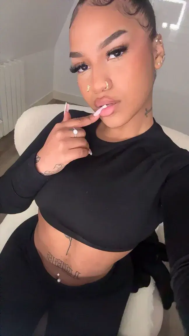 IVOIRIENNE & FRANÇAISE 💜 ABO 100% GRATUIT 💜 viens me parler je réponds à tous...