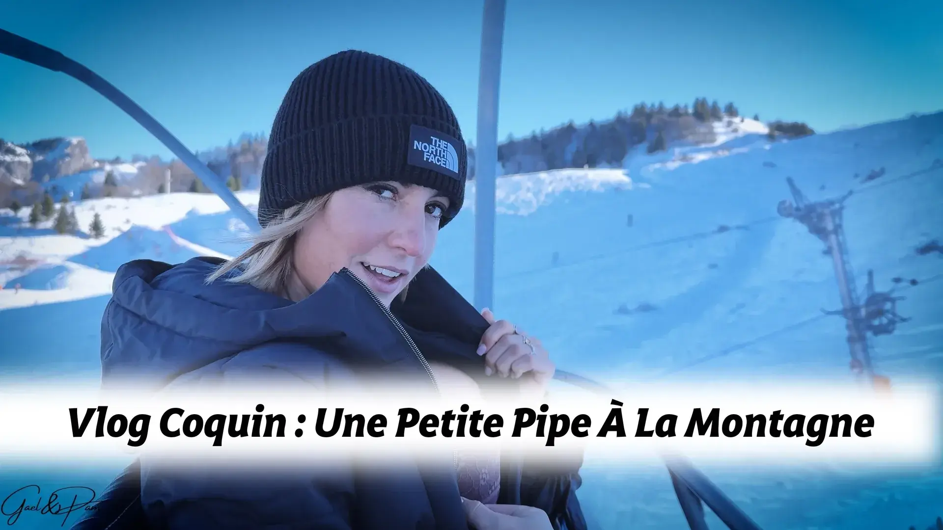 Aujourd’hui on t’emmène en vacances 🧳 avec nous, direction la montagne 🏔️ pour mes « premiers pas » de skieuse ⛷️ mais pas ma première fois en tant que suceuse 💋 !!Partage nos vacances au ski ❄️, mon angoisse sur le télésiège, ma première piste bleue, et une petite pipe au chaud prêt de la cheminé 🔥.. Bien qu’une autre chaleur me réchauffe car je suis brulante 🥵 comme la braise !!Ambiance chalet romantique et coquine.➡️ ➡️ ➡️