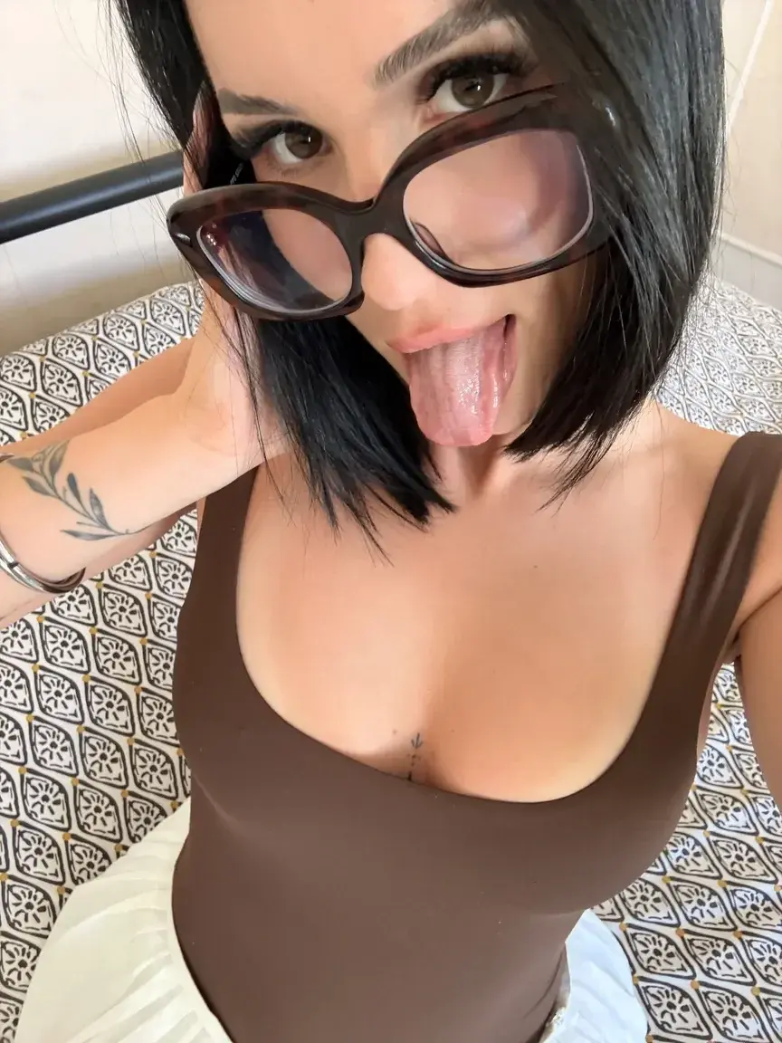 Meuf à lunette meuf à kekette 😛