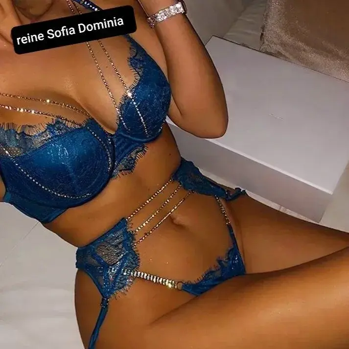 Reinesofiadomina — média 9 | French Modèles