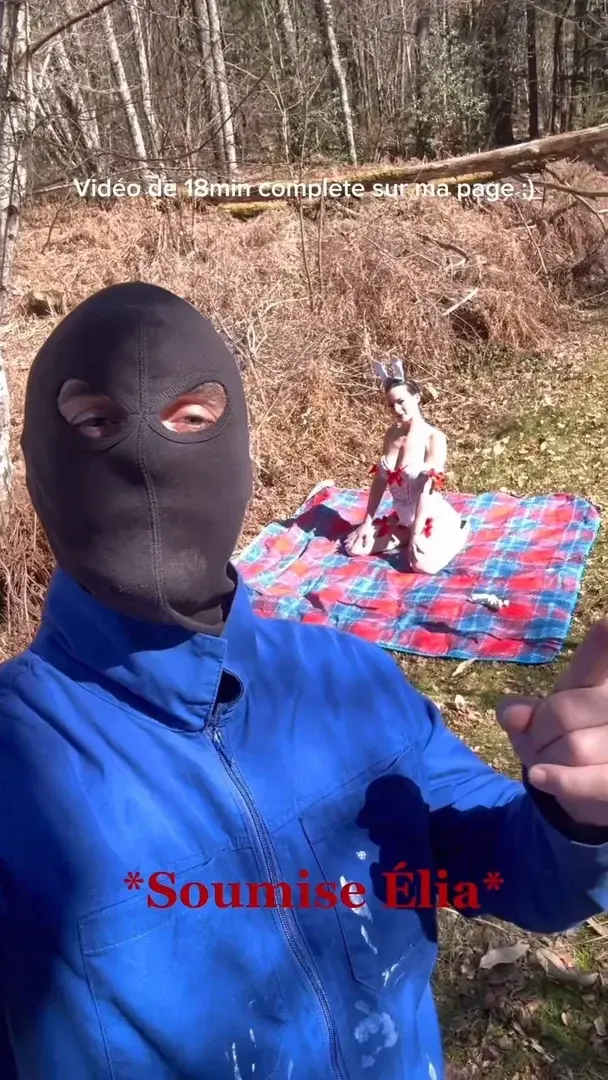 Aperçu public — Soumiseelia : « 🎥Teaser public New Video : Je m’auto-baise la gueule sur la queue d’Alpha 😈 Petite lapine prend cher 🥵 » (MYM) — pas un leak