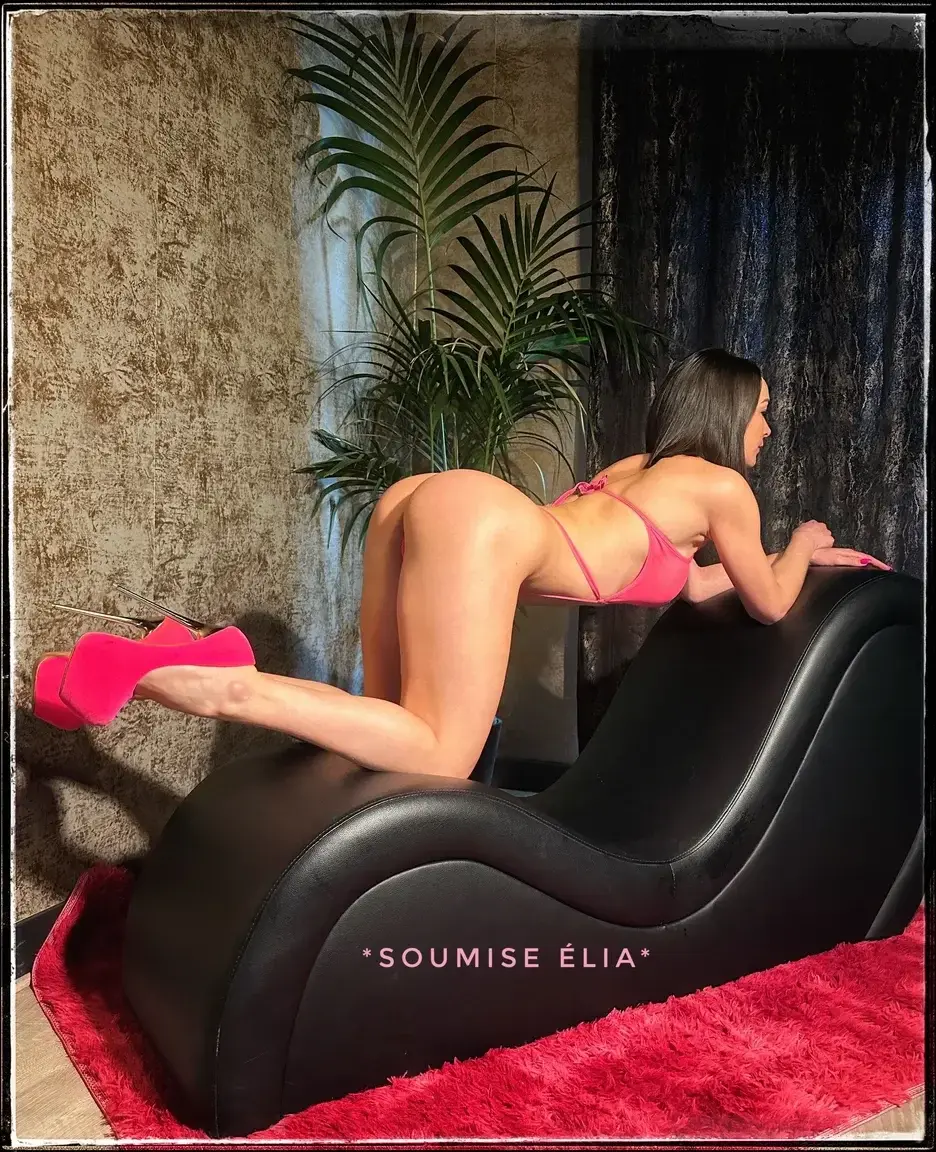 Soumiseelia — média 8 | French Modèles
