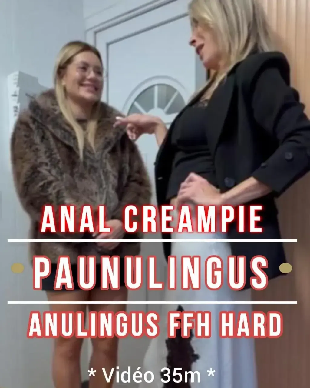 Pauline débarque mini-jupe qui cache que dalle 🍑, body transparent avec tétons durs qui supplient 🔥👙💦Surprise, zéro jouet, pas de gode, pas de plug 😩🚫… on improvise ! Souvenir de sa vidéo où elle chevauchait le collègue marié dans sa chambre d’étudiante. Aujourd’hui c’est MOI qui la dresse en petite salope soumise ⛓️Je lui ordonne : « Bouffe-moi la chatte bien juteuse et enfonce ta langue de salope jusqu’au fond du cul 👅🍑💦 »On appelle le collègue : Pauline pompe sa queue pendant que je mate en me doigtant 👀👐Puis MOI je l’avale jusqu’à la gorge profonde 🍆💦 pendant que TOI tu te mets à genoux derrière… lèche-lui le trou du cul, enfonce ta langue bien loin dans son cul de mec marié 😈🍑👅 Continue salope, dévore son trou !Il m’encule brutal à sec sur le bureau ! Pauline, ramène ta langue : bouffe-lui le cul pendant qu’il me défonce le trou à sec 👅🍑Maintenant lèche-moi la chatte pendant qu’il t’encule😈! Elle goûte son propre cul sur sa bite, nettoie tout! Il explose enfin… il me remplit la chatte de foutre chaud qui coule partout pendant qu’elle lui astique le trou avec sa langue baveuse et chaude 👅🍑💦Combo parfait de la dépravation : langue enfoncée dans le cul + chatte pleine de sperme qui dégouline 😩💦💦🍆👅🍑Pauline ramène ta gueule de salope… lèche TOUT : ma chatte qui pisse le foutre, sa bite gluante, aspire chaque goutte, pas une miette. Elle reste une semaine entière pour son dressage hardcoreVidéo 35 min ultra dégueu exclusive :  PAUNULINGUS