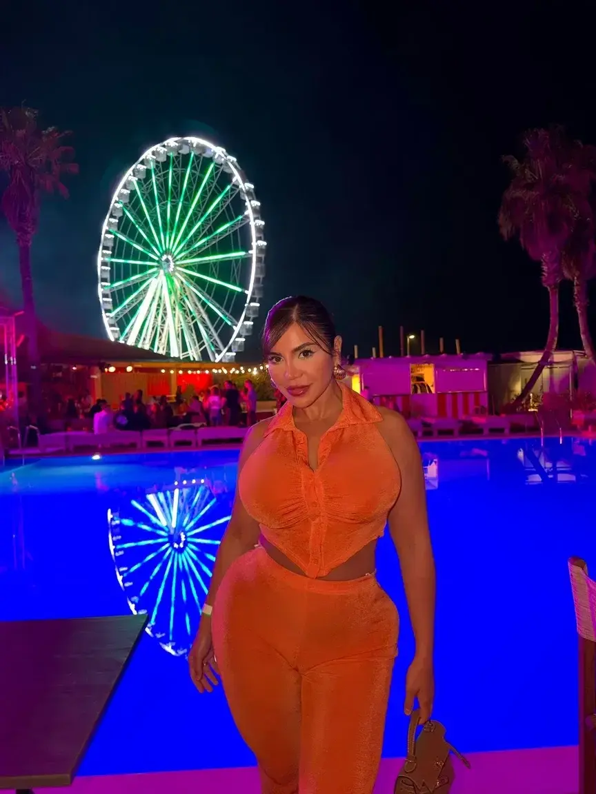 Leak & nude MYM — beuretteintense : « 🧡🧡 » (MYM)