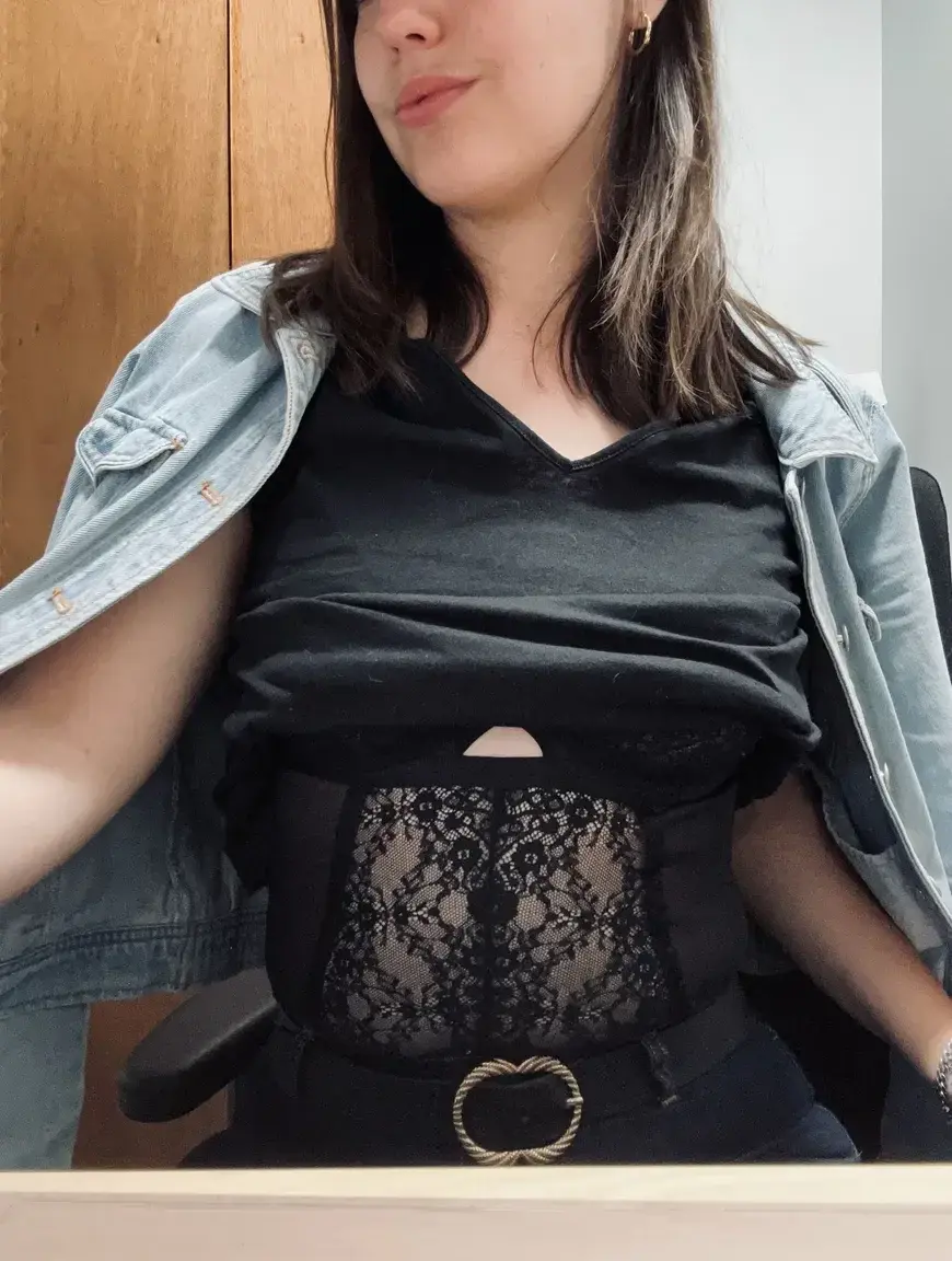 Leak & nude MYM — Aria62 : « Petit exhib au boulot 💋 » (MYM)