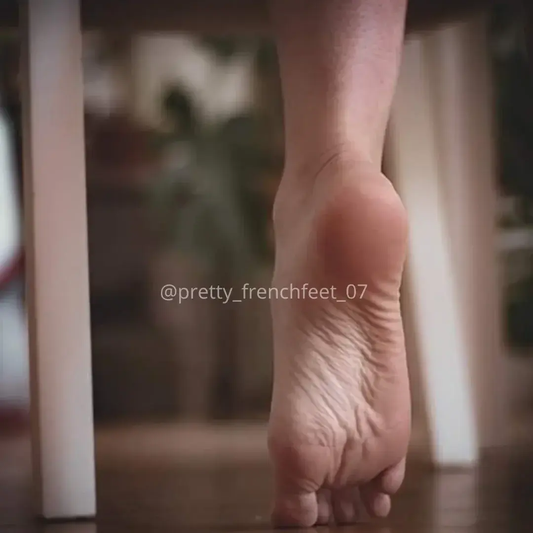 Leak & nude 10 — Pretty_frenchfeet_07