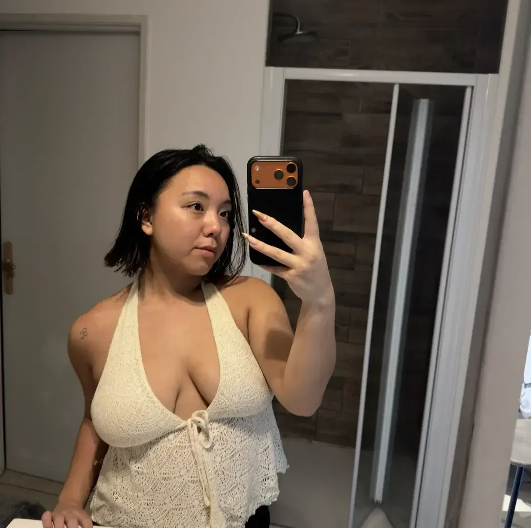 Leak public de Melyzrr — « Si tu kiffes les asiatiques avec des gros atouts t'es au bon endroit 😋🥵 » (nude) sur MYM