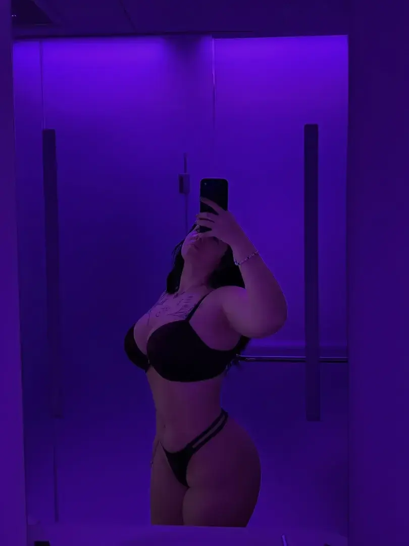 Leak & nude MYM — Badgalantii : « média » (MYM)