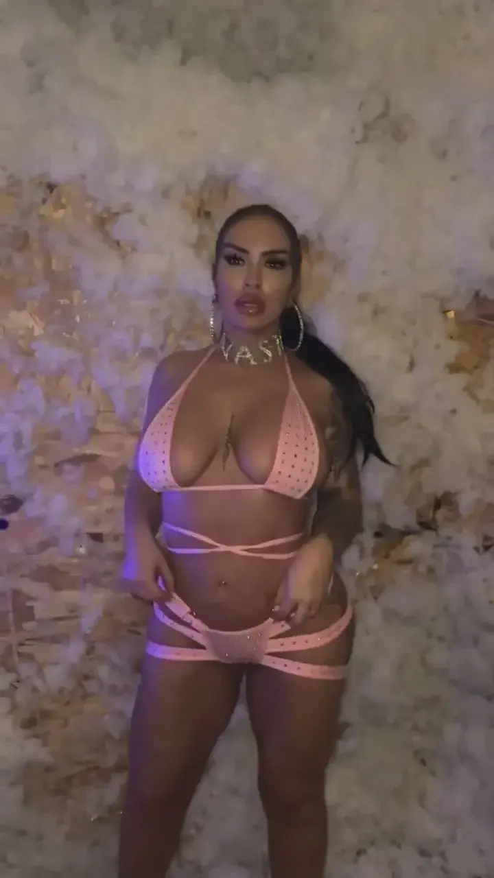 Leak public de Lisaamelk94 — « Abonnement GRATUIT avec le code FREE😈 J'ai un petit secret réservé à ceux qui m'écrivent en premier… » (nude) sur MYM