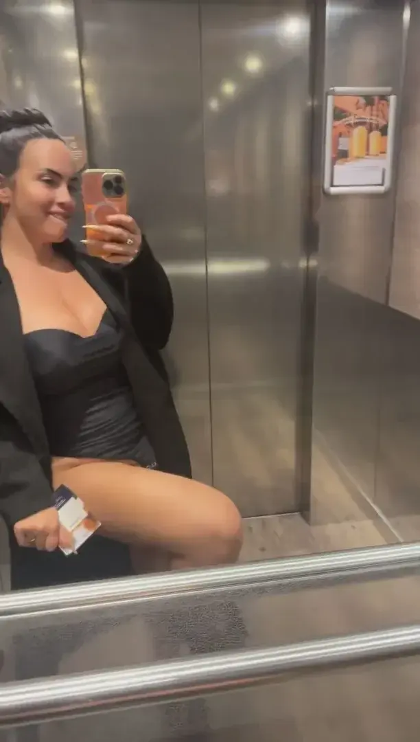 Média public — Lisaamelk94 : « 🎁 Abonnement GRATUIT à vie + une vidéo bonus offerte 🎬 » (MYM)