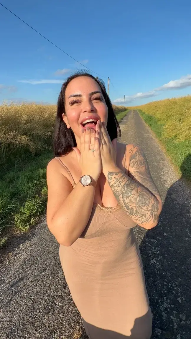 À ton avis je parle de quoi ?La sextape est dispo dans mes MOD baby