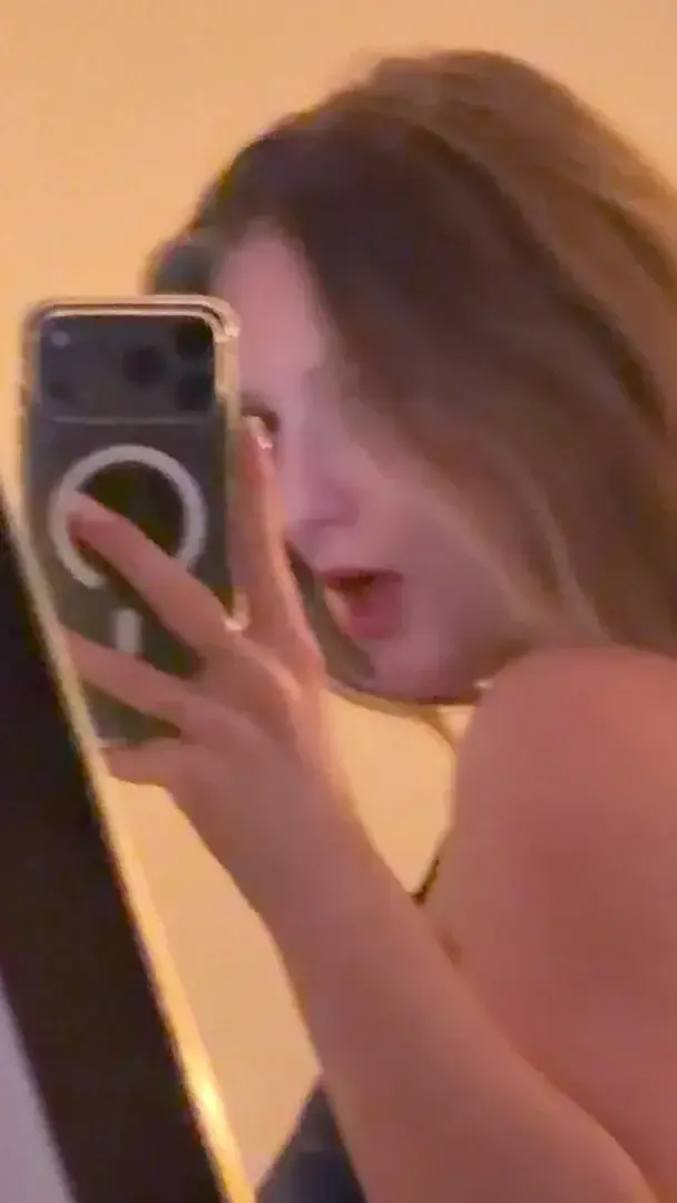 Leak public de Valentine_b — « 🫣 » (nude) sur MYM