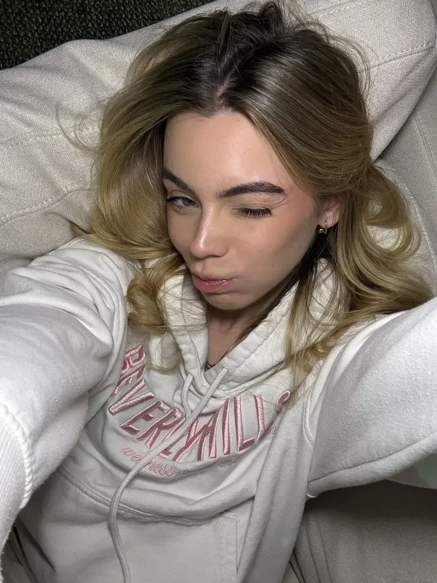 Leak & nude MYM — Kikimorand_502 : « viens je te fais un bisousss » (MYM)