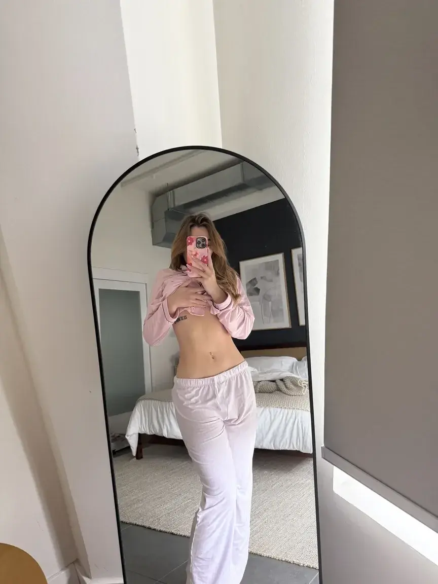 Leak & nude MYM — Kikimorand_502 : « touche tu vas voir j'ai des abdos (je te jure aha) » (MYM)