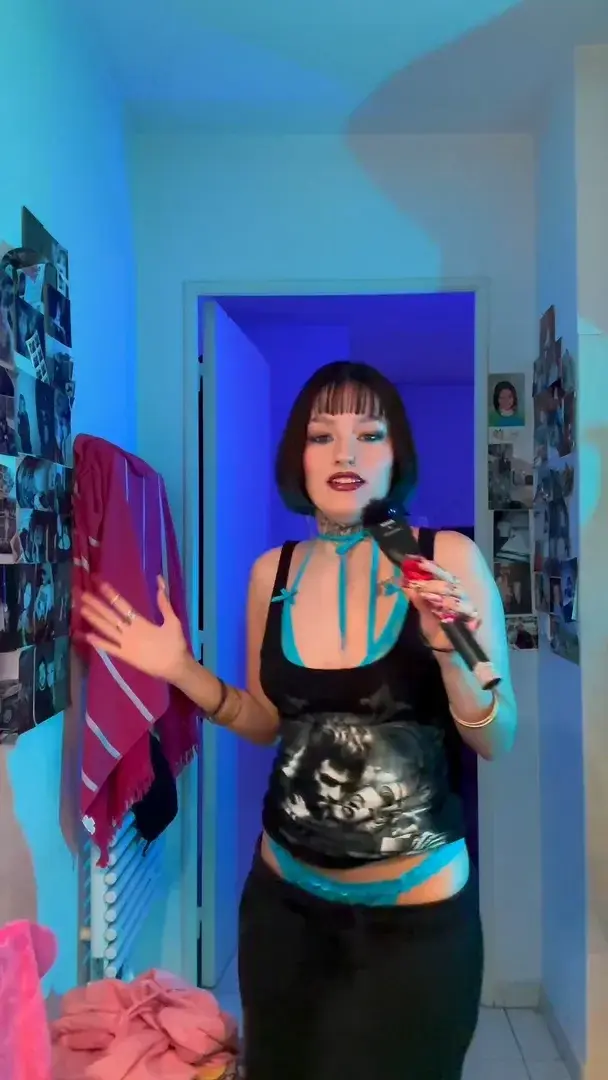 Leak & nude MYM — Avivalamarquise : « Le site sheerlingerie » (MYM)