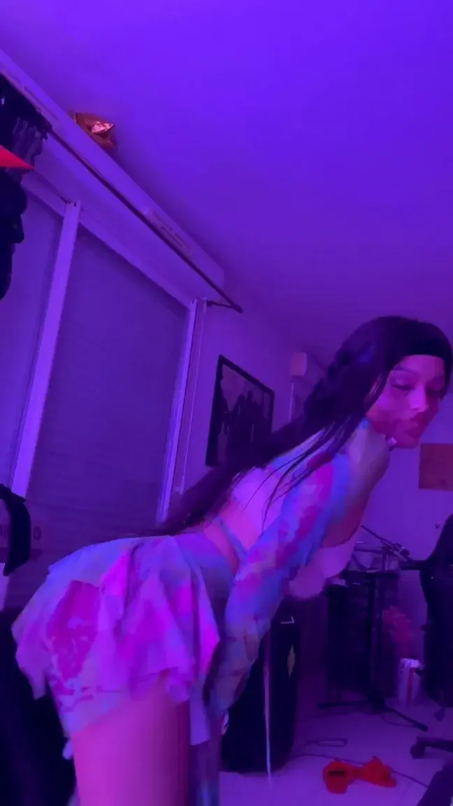 Leak & nude MYM — Avivalamarquise : « média » (MYM)