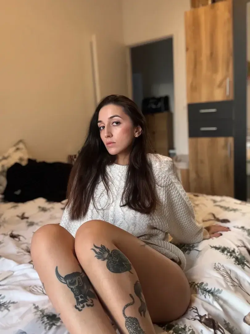 Leak public de Savecplaisir — « Je déteste le froid mais j’adore les gros pulls 🧸 » (nude) sur MYM