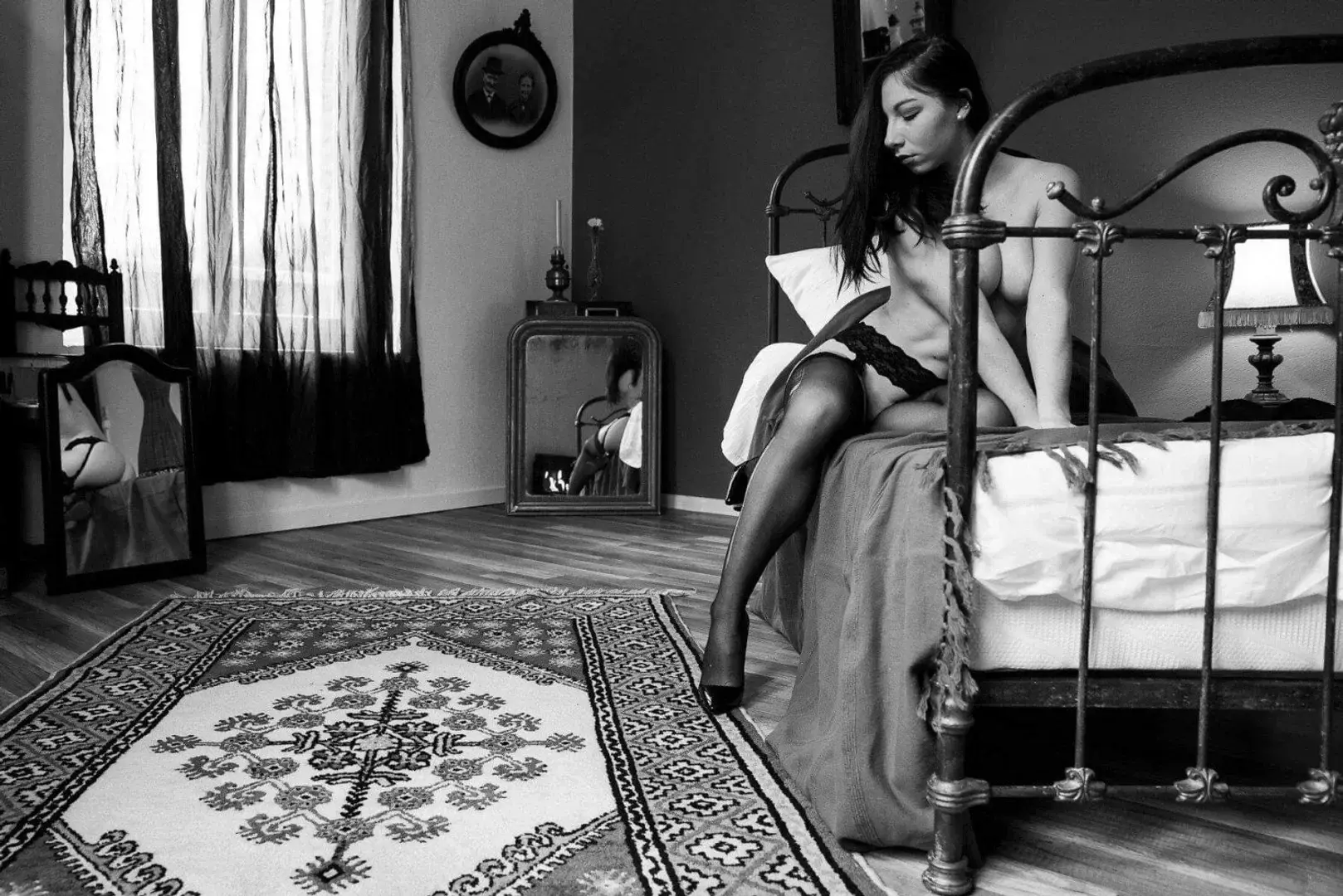 Dans les années 30.. temps où l'on ne portait pas de masques et parfois pas de culottes 😉😊