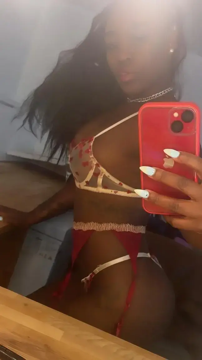Leak & nude 4 — Leeloobonnasse