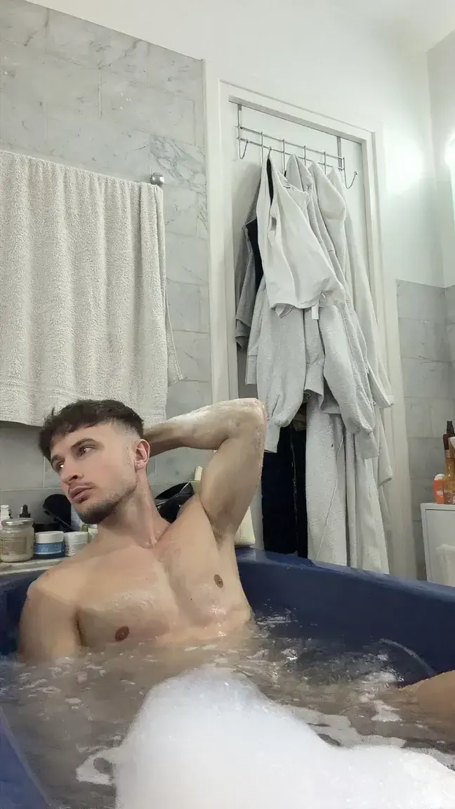 Leak & nude 3 — Arnoboy