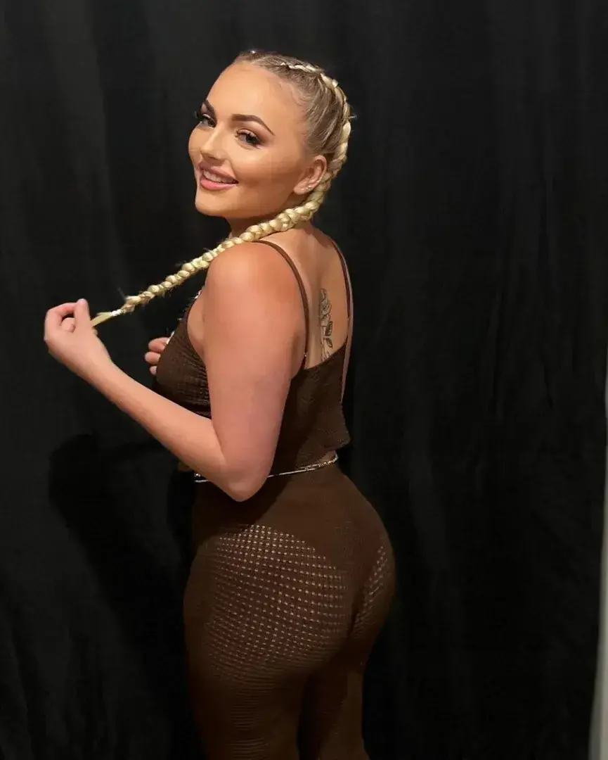 Leak public de Gusss — « description de la photo » (nude) sur MYM