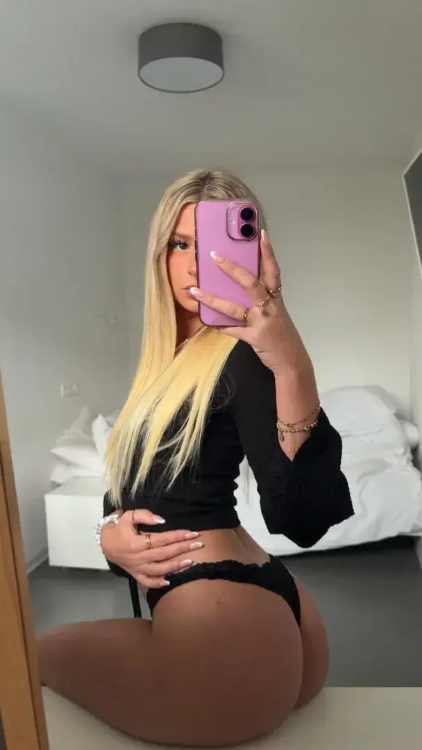 Leak public de Lilaraylee — « Abo Gratuit sans code promo » (nude) sur MYM