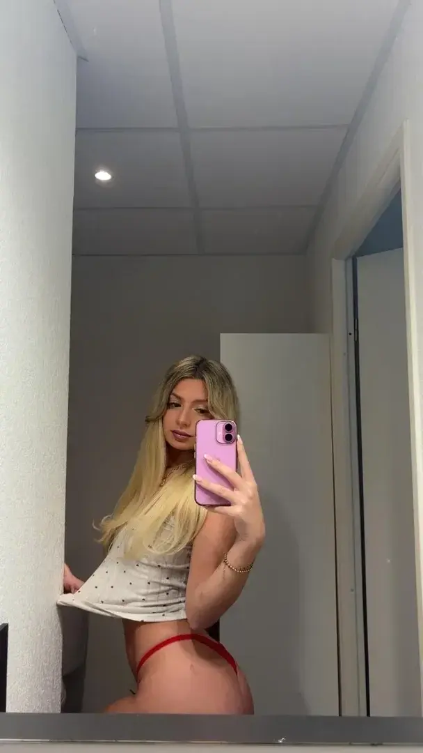 Leak public de Lilaraylee — « Abo 100% free (like mon post) 💗#SaintValentinMYM » (nude) sur MYM