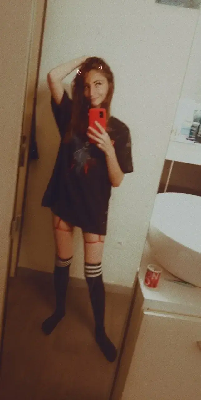Je suis d'humeur coquine ces derniers temps 👉🏻👈🏻 Qui veux jouer avec moi ?