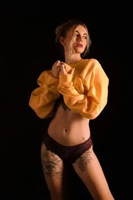 Leak & nude MYM — Mimire__ : « média » (MYM)