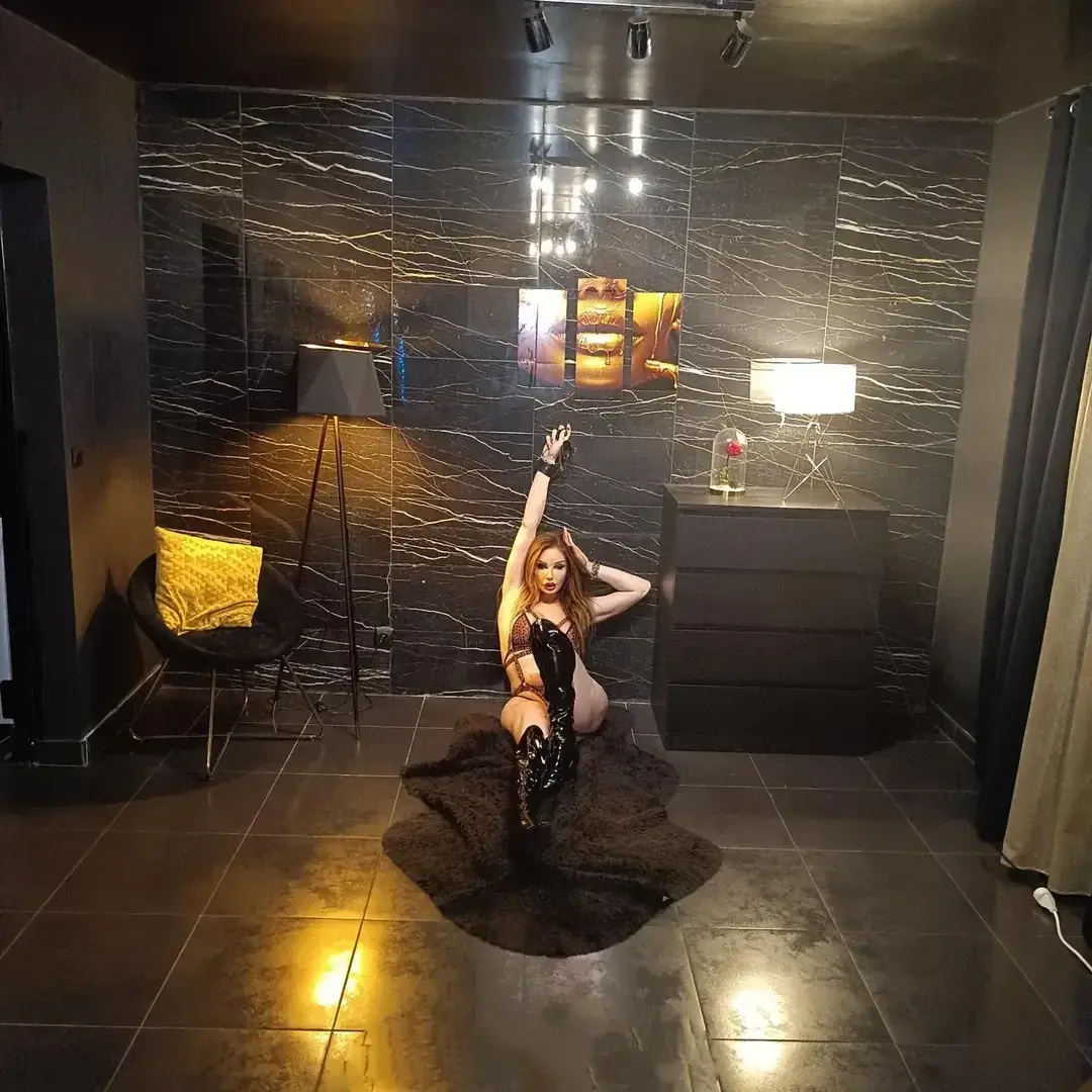 Joliejuliecherie - Photo exclusive MYM 1 | French Modèles