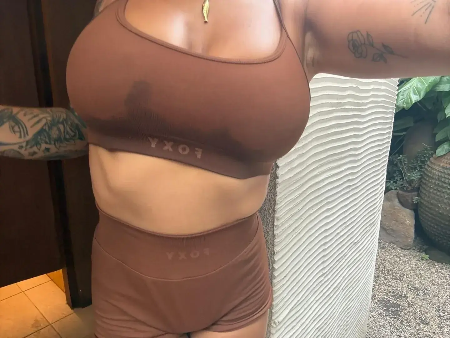 Leak public de Emiiby — « description de la photo » (nude) sur MYM