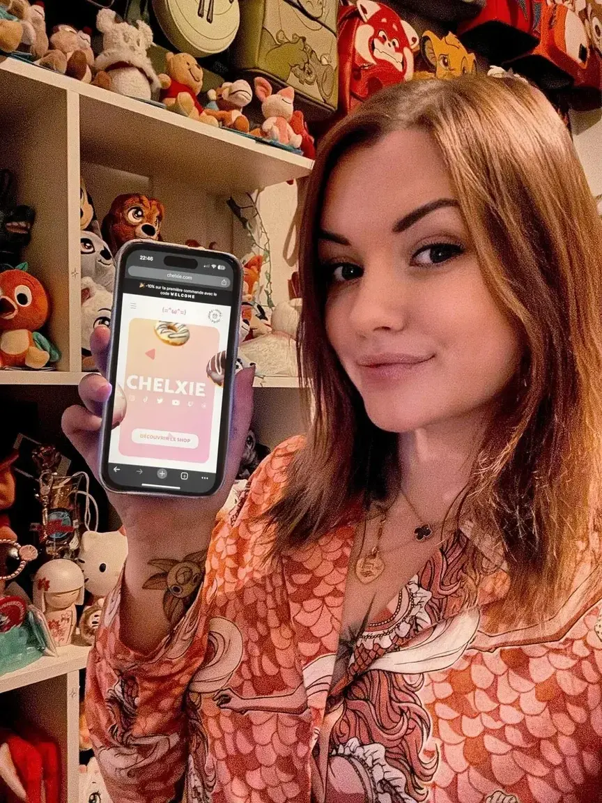 Leak & nude MYM — Chelxiemym : « Chelxie.com » (MYM)