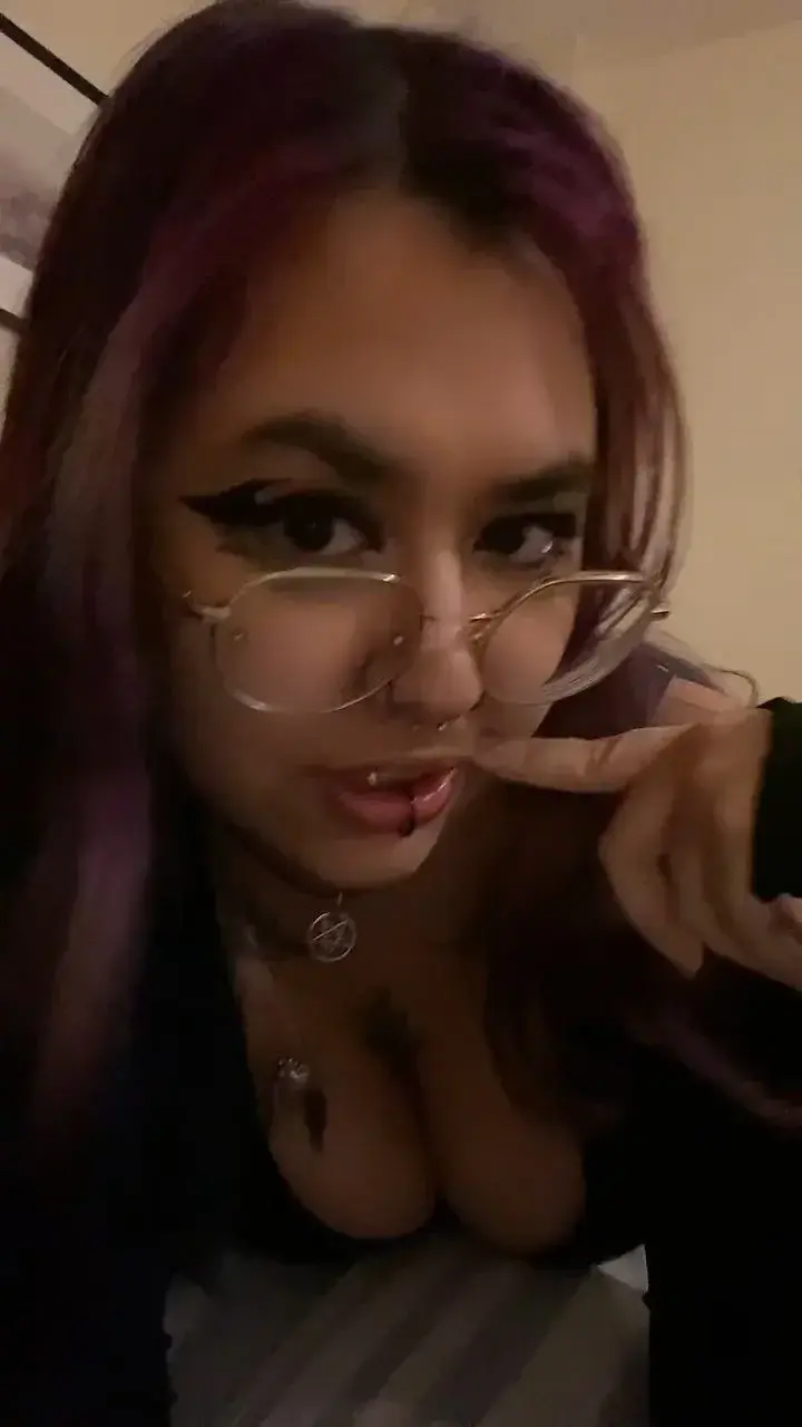 Leak & nude MYM — vampiria_wendy : « média » (MYM)