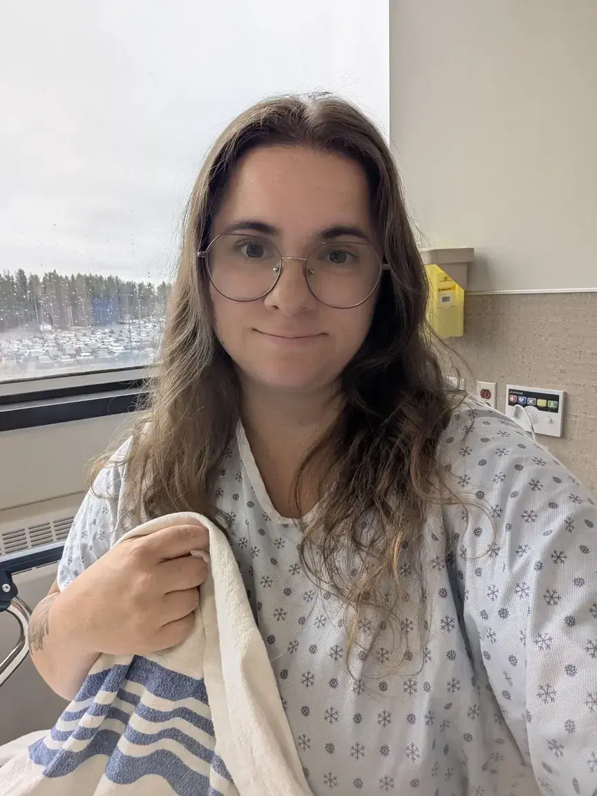 Je suis présentement à l'hopital, je devrais sortir d'ici demain :( pas de photo jusqu'à demain ❤️  je vais revenir en force après ❤️