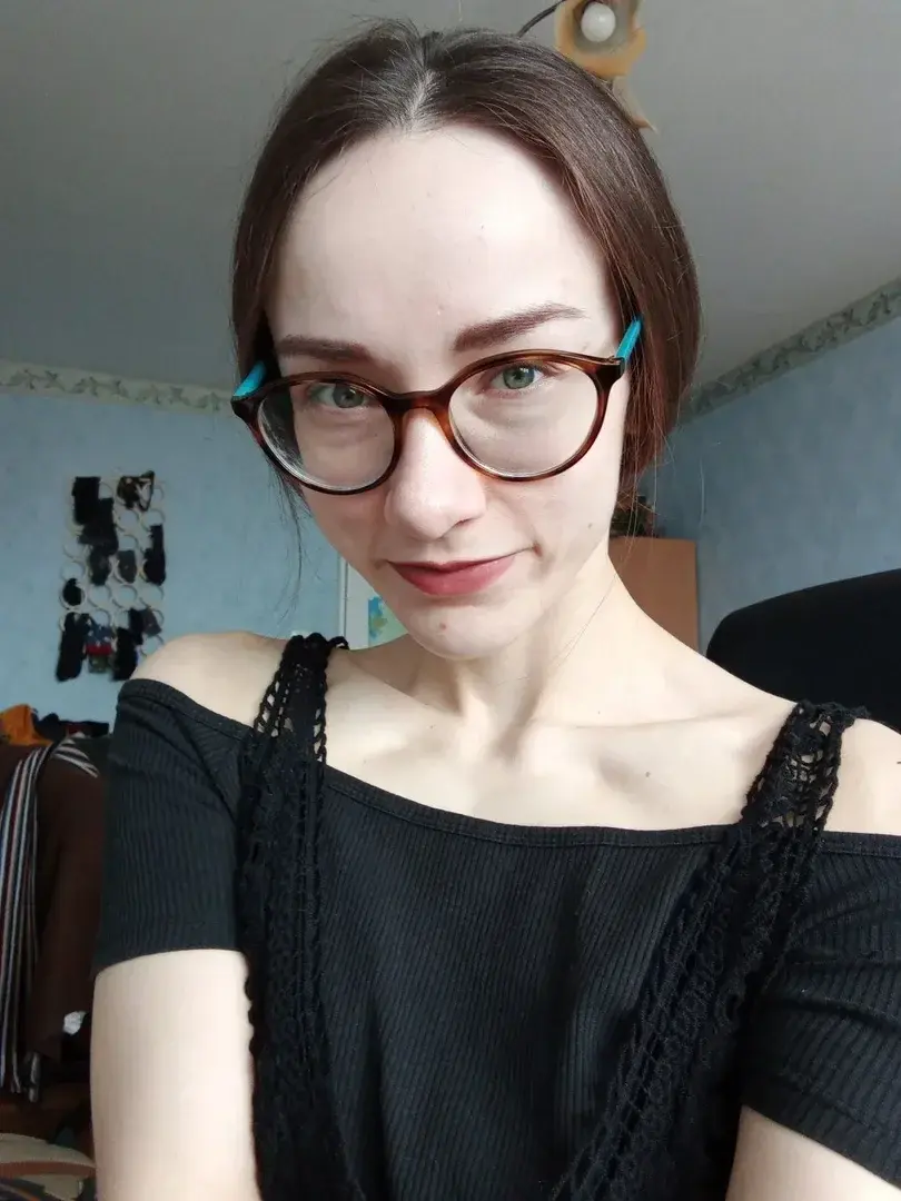 Leak & nude MYM — Simonek : « média » (MYM)