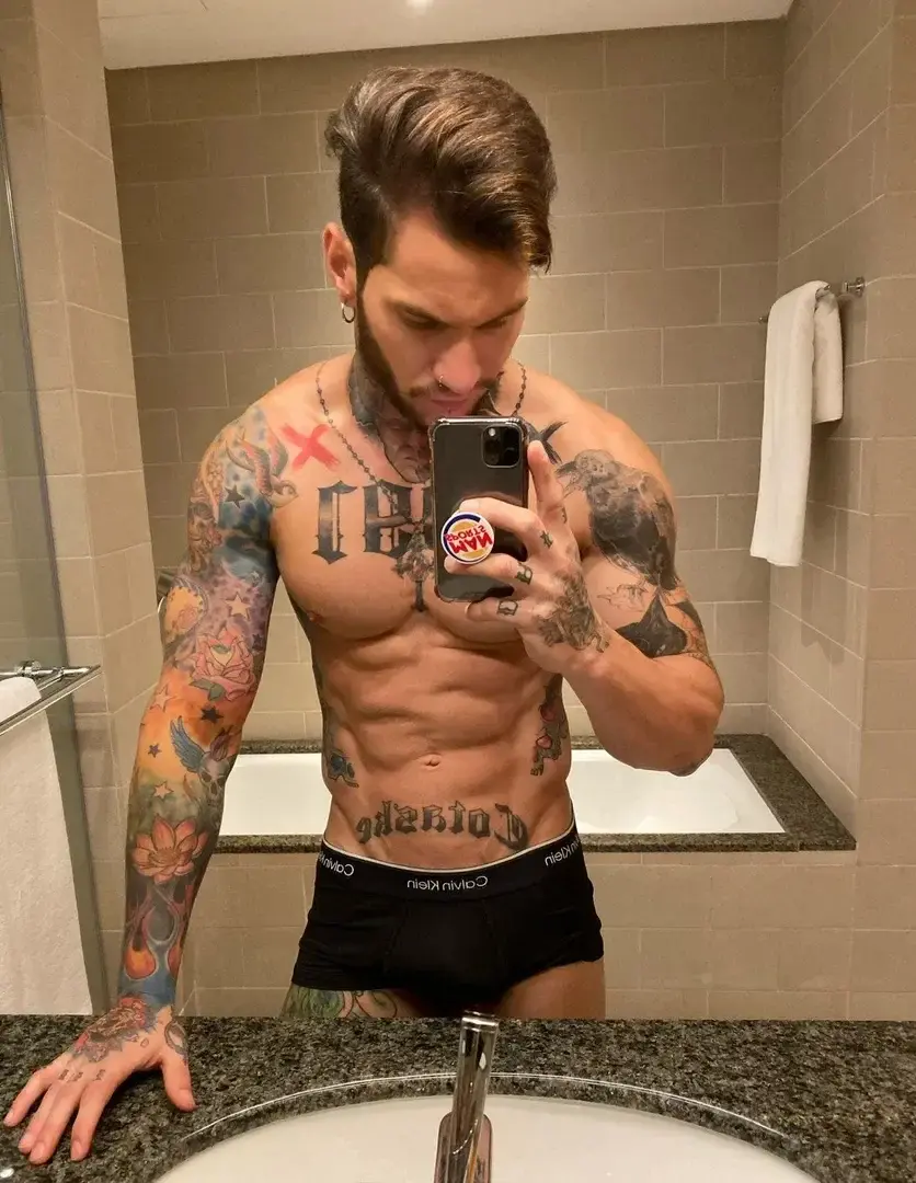 😜🤳🏻💭😈
