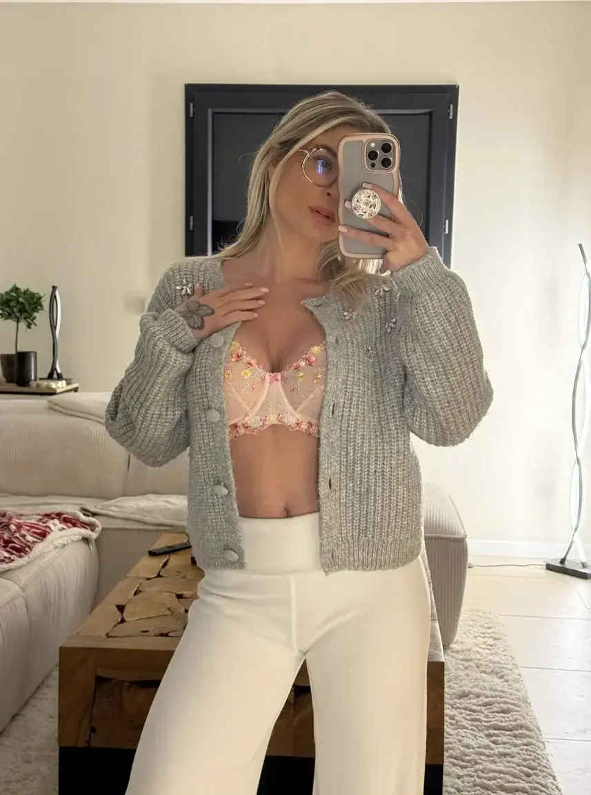 Leak & nude MYM — margotdulac : « Mon abonnement mym gratuit 🤍 » (MYM)