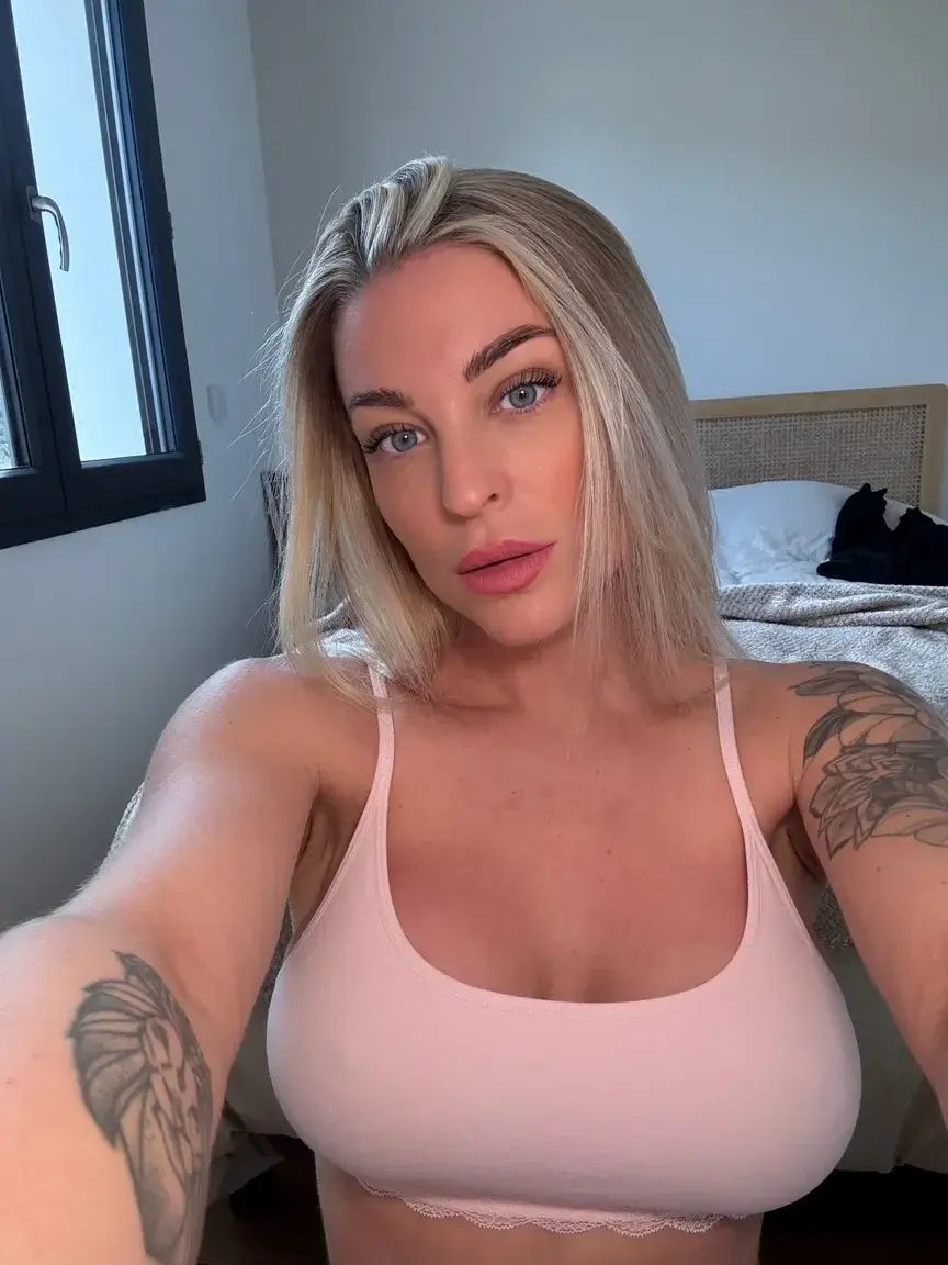 Leak & nude MYM — margotdulac : « Tu passes à côté de quelque chose... viens voir par toi-même 👀 » (MYM)