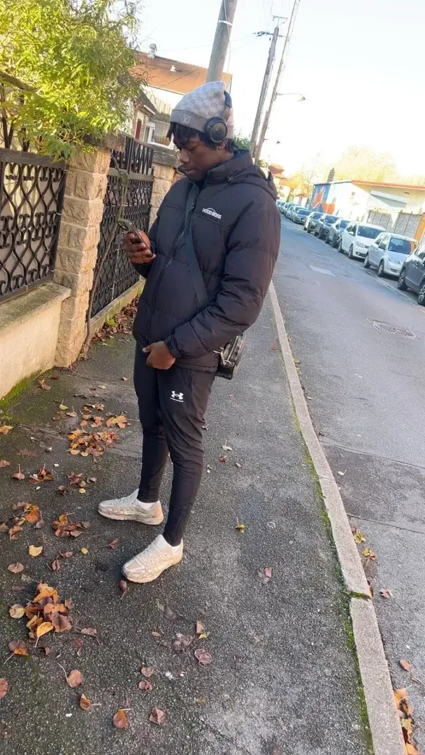 Une petite dernière pour voir si je peux être mannequin 👀👀