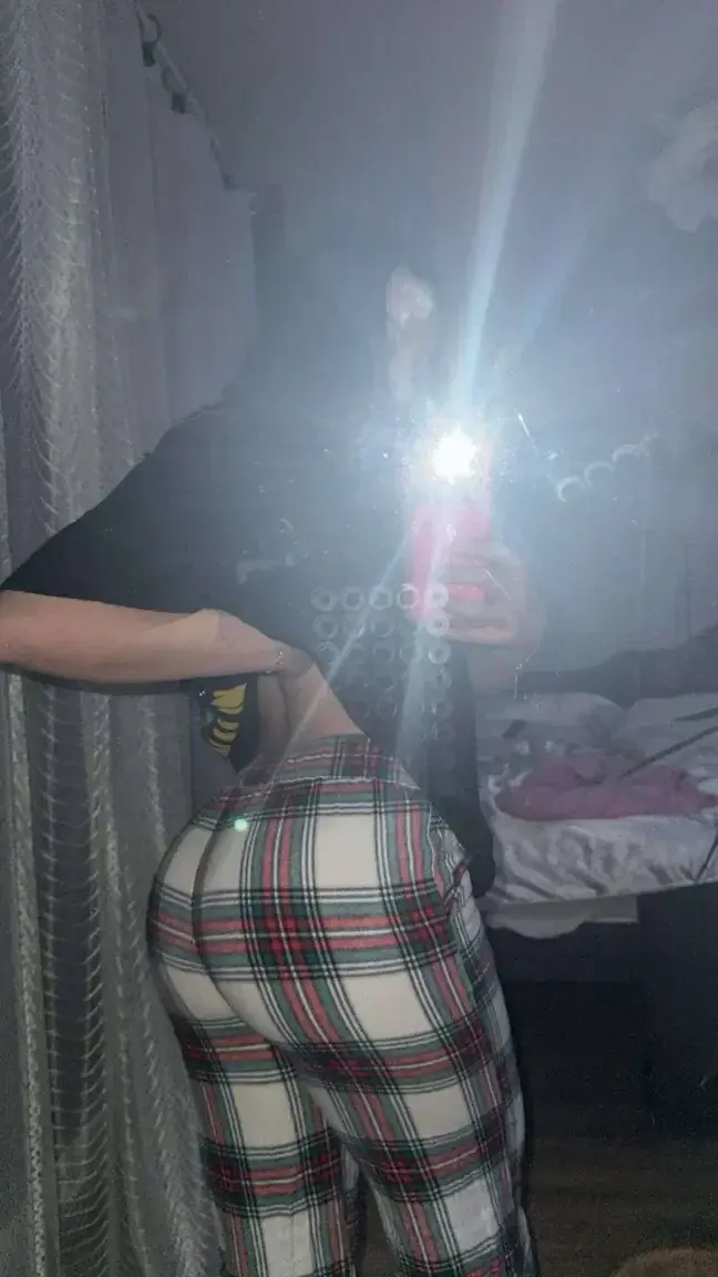 Leak & nude MYM — Yaminaxm : « Ce soir tout est à toi gratuitement <3 » (MYM)
