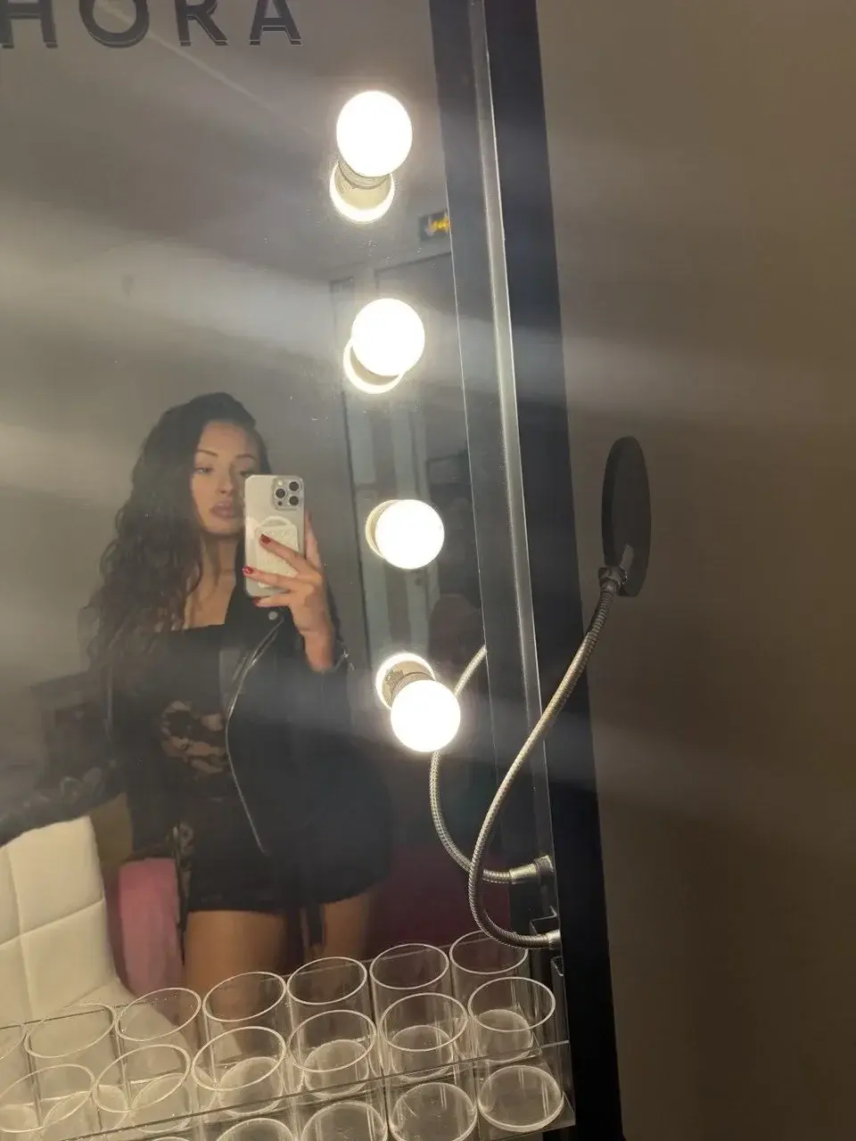 Leak & nude MYM — Yaminaxm : « Ce soir je suis gratuite pour toi 🩵 » (MYM)