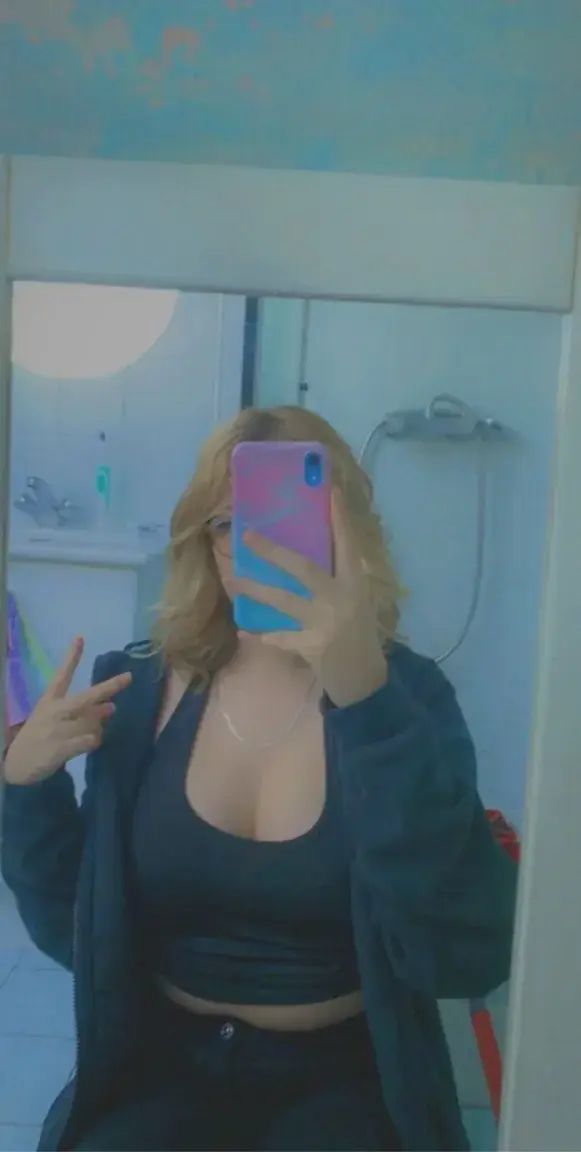 jmenbatslesboobs_ — média 10 | French Modèles