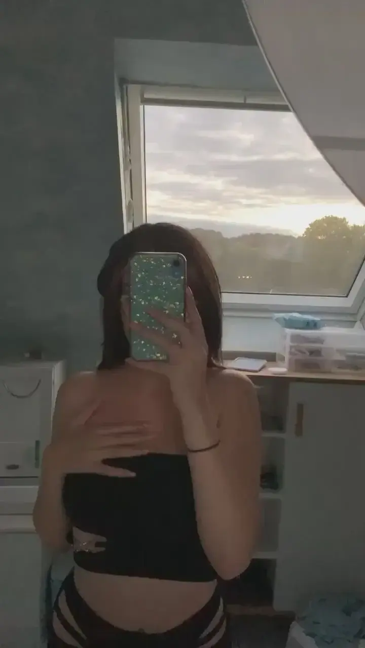 Leak & nude 2 — jmenbatslesboobs_