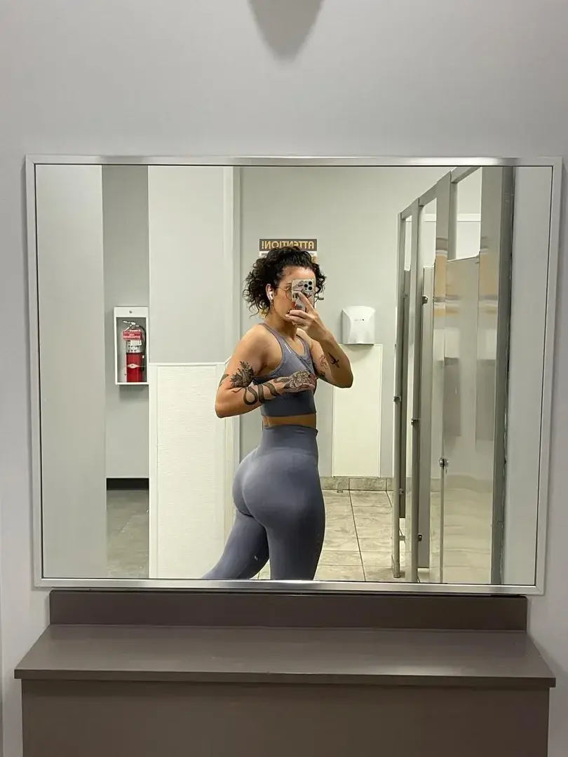 Leak public de Peachygirl — « description de la photo » (nude) sur MYM