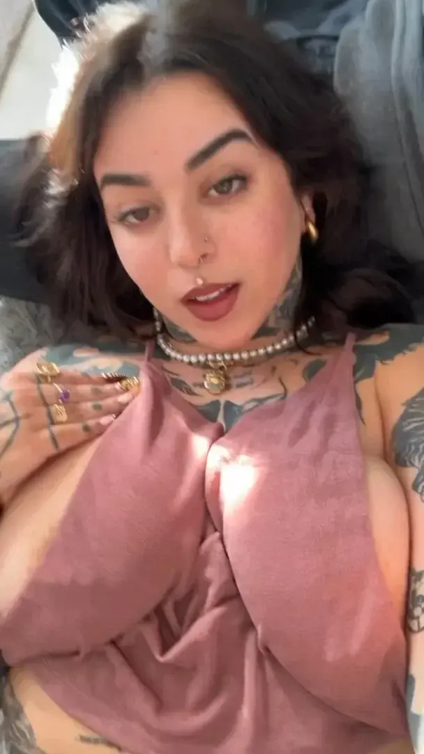 Première vidéo branlette espagnole dispo ce soir, à 21h30 dans le feed 👀