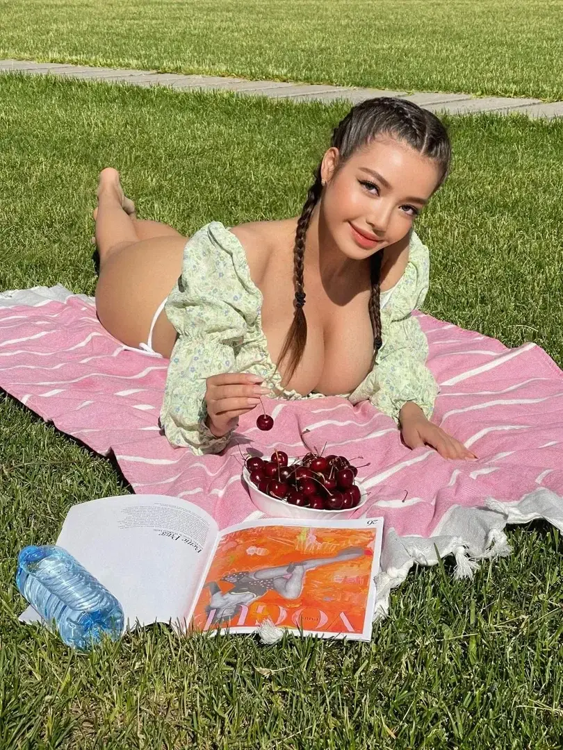 Mmm such a tasty cherry 🍒