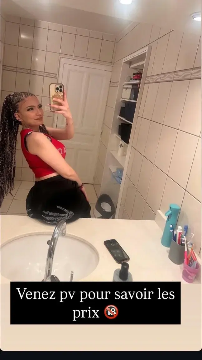 Julie_698 - Photo exclusive MYM 1 | French Modèles