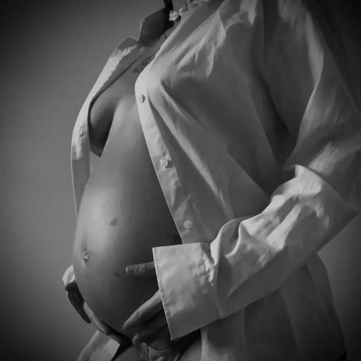 Leak & nude MYM — Bby_nana : « 🥰 Enceinte, oui… et plus désirable que jamais. Chaque courbe raconte une nouvelle histoire. Tu veux en découvrir plus ?😏 » (MYM)