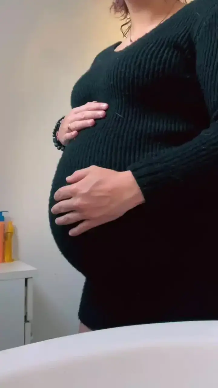 Leak & nude MYM — Bby_nana : « Septembre, la rentrée, fini les vacances mais aussi bientôt un nouveau départ ! 👶🏻 je ne vous promets rien, mais prochainement j’essayerais de poster avant que bébé ne pointe le bout de son nez 🤞 » (MYM)
